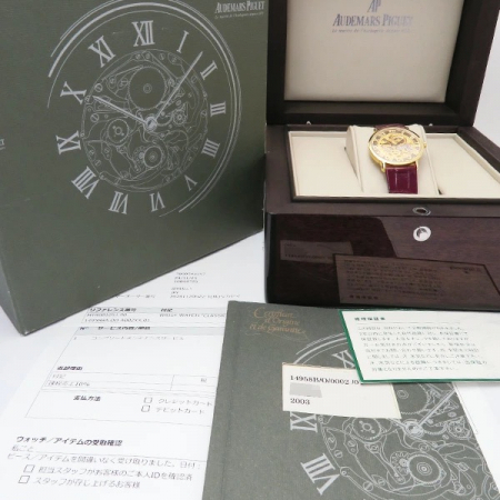 Classique クラシック。Quartz オパール 光の当たり方で色が変わる【CASIO CLASSIC】プレミアムシリーズ